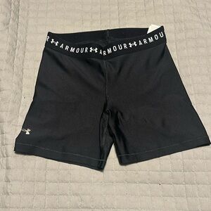 Under Armour biker shorts in size Small